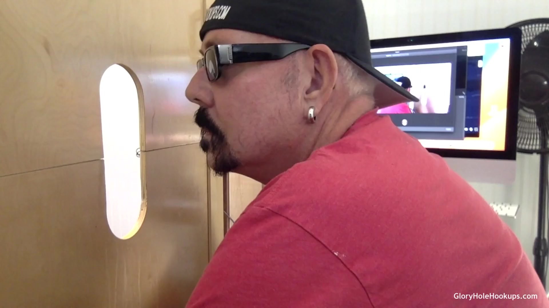 Latin Dad Gets Gloryhole BJ